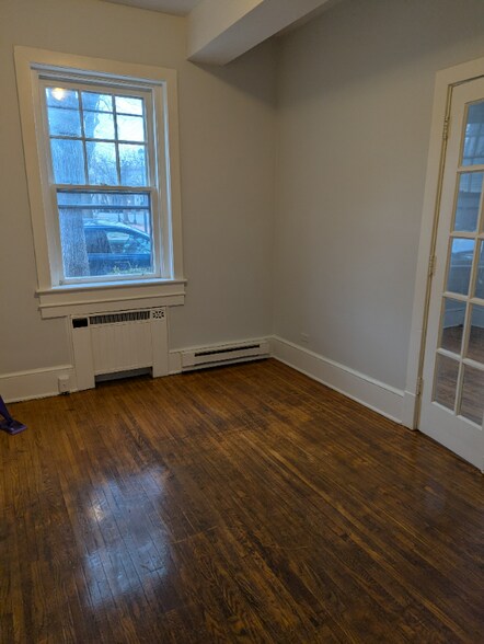 Building Photo - 102 S Maple Ave