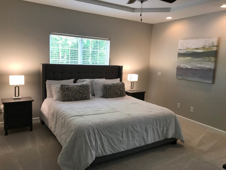 Building Photo - 10301 Rougemont Ln