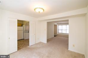 Building Photo - 6747 Kenwood Forest Ln