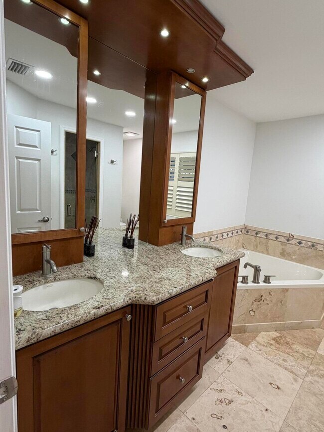 Building Photo - 1343 Lake Breeze Dr