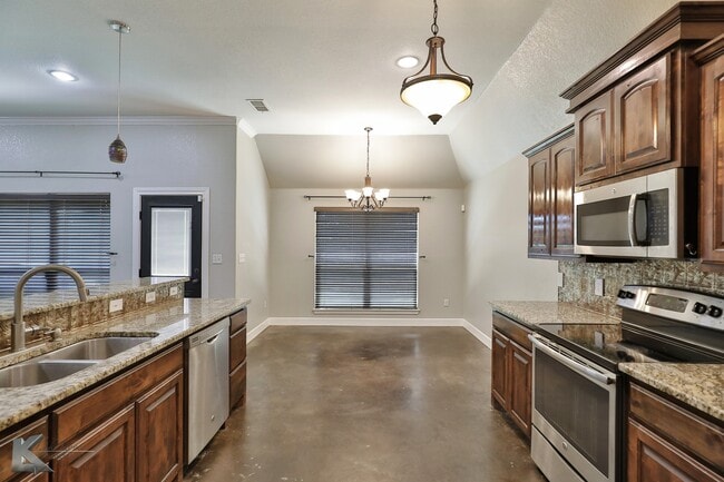 Building Photo - 7902 Tuscany Dr