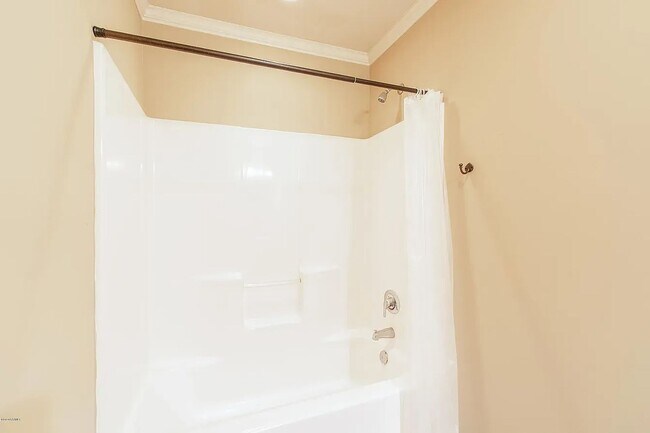 Building Photo - 120 Deraney Ln