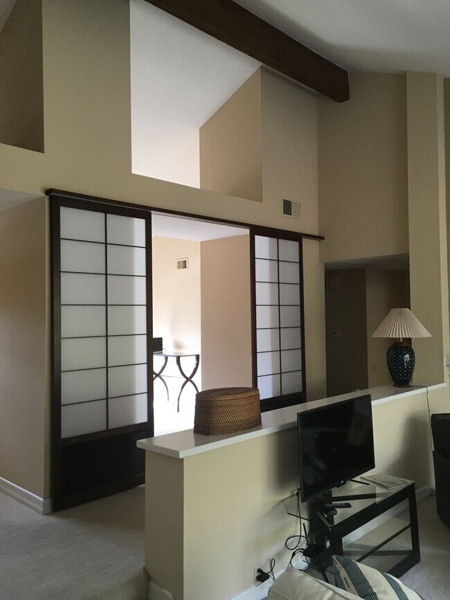 Building Photo - Beautifully Furnished Home For 8 Months in Shadowridge/Vista