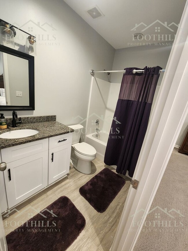 Building Photo - 214-216 N Main St