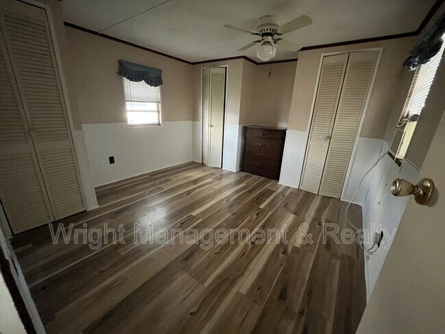 Building Photo - 2050 Lullaby Dr