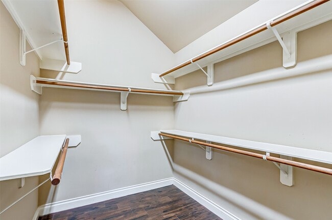 Building Photo - 27923 Silverstream Ct