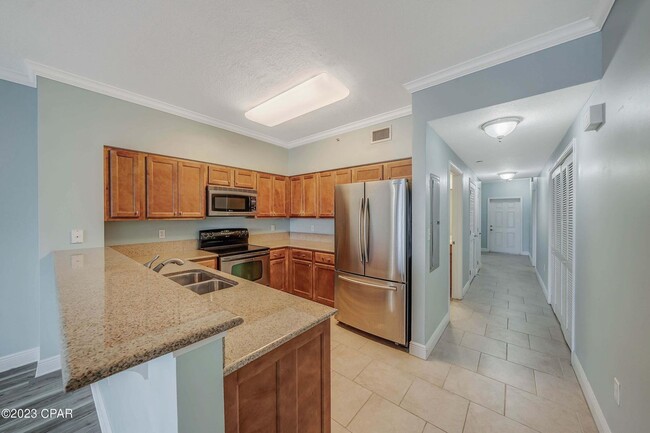 Building Photo - 2400 Grandiflora Blvd