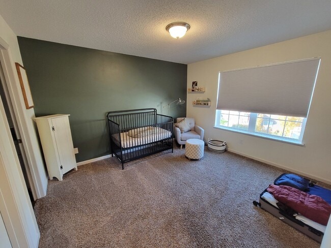 Building Photo - Furnished- Short term lease - Townhome in ...