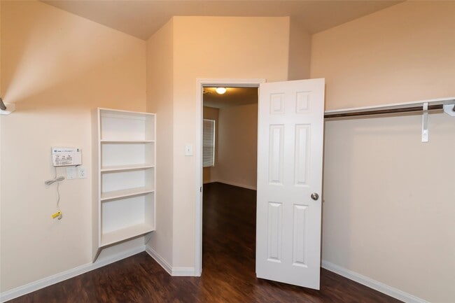 Building Photo - 9722 Cira Court