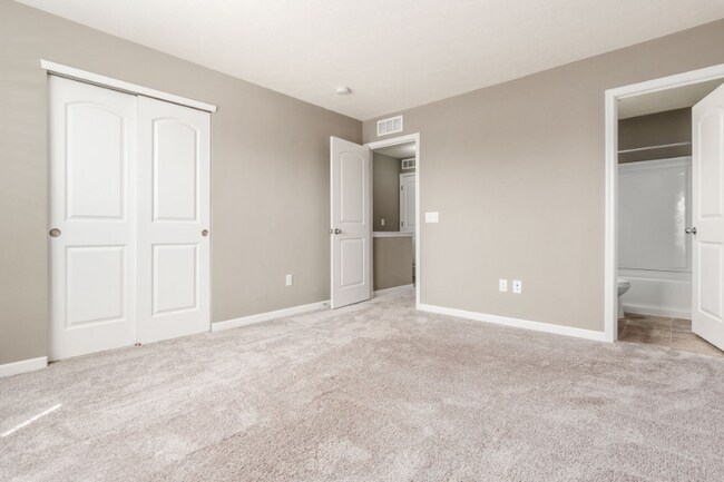 Building Photo - 280 Autumn Ridge Cir
