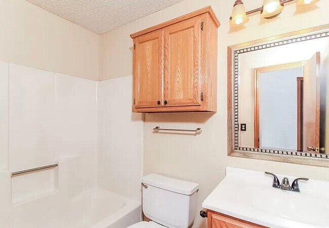 Building Photo - 1517 NE 26th St