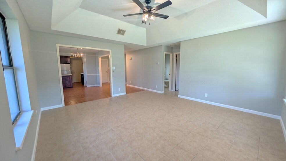 Primary Photo - 5810 Masters Blvd