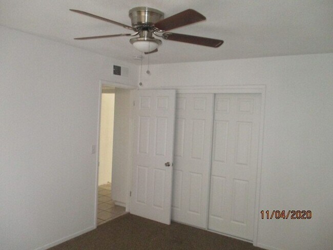 Building Photo - 2774