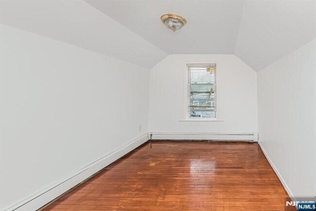 Building Photo - 57 Clinton Pl