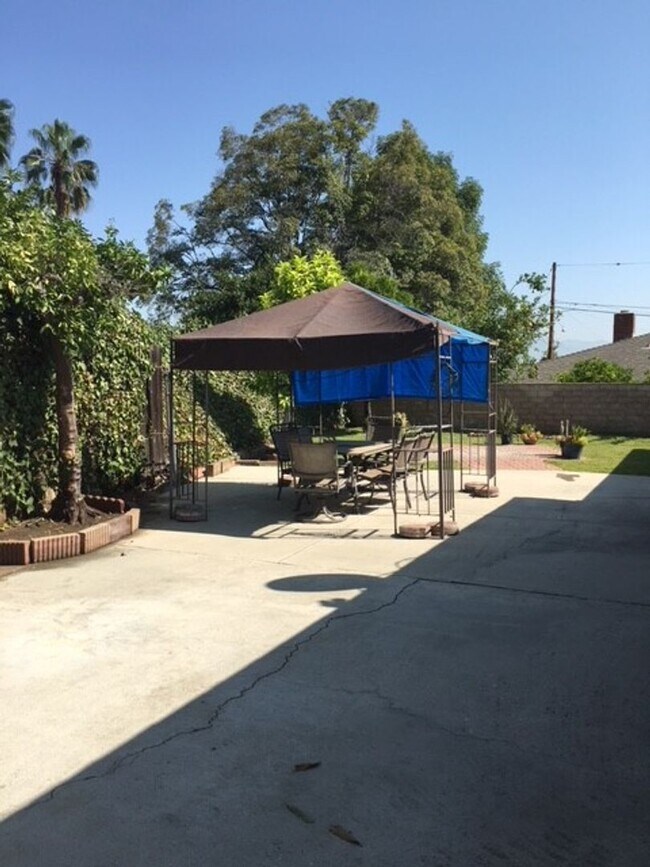 Building Photo - Very nice 3 bedroom, 2 bath Monterey Park ...