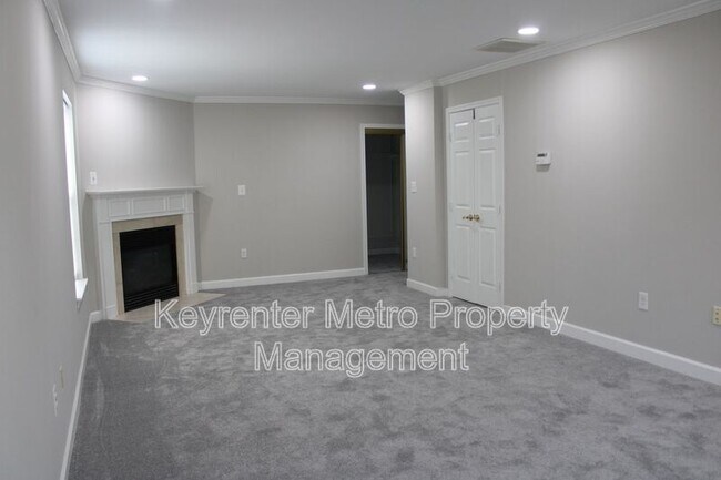 Building Photo - 1614 Albert Dr