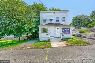 Building Photo - 7621 Cypress Ave