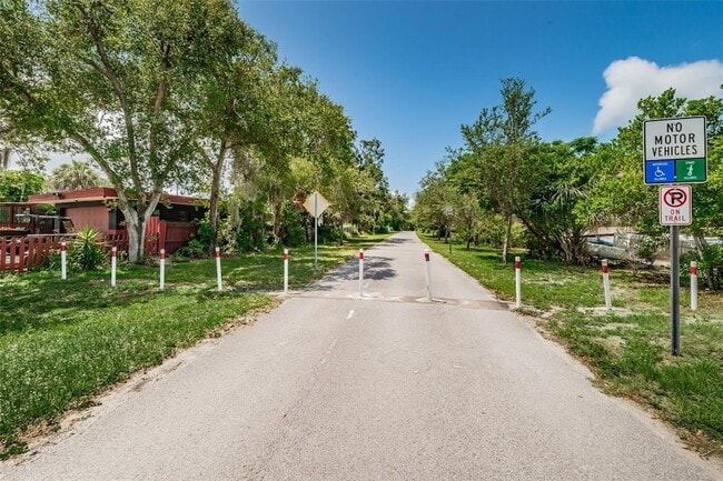 Building Photo - 1502 Cottonwood Terrace