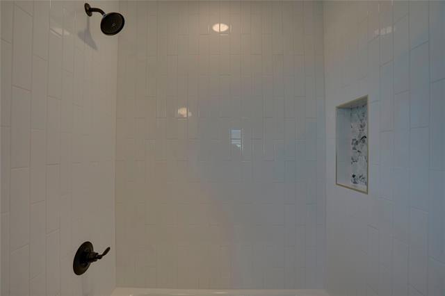 Building Photo - 302 Red Bird Ln