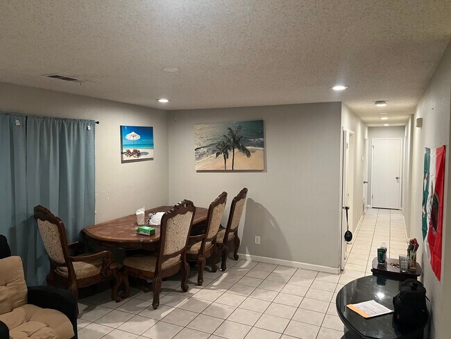 Building Photo - 6871 Beth Cir