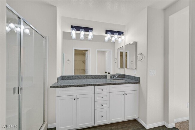 Building Photo - 10635 Seasonable Dr