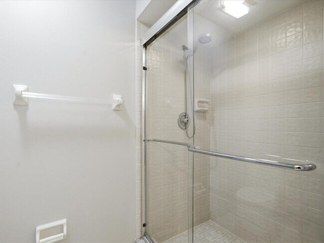 Building Photo - 15338 E Pond Woods Dr