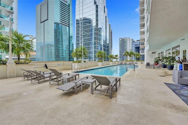Building Photo - 1200 Brickell Bay Dr