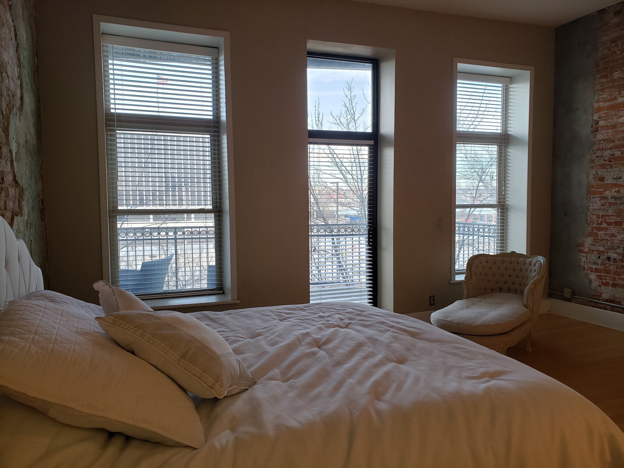 Building Photo - 1623 2nd Ave