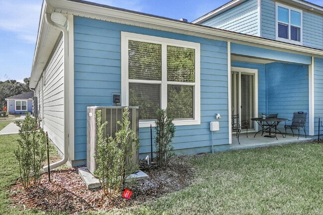 Building Photo - NEW TOWNHOME