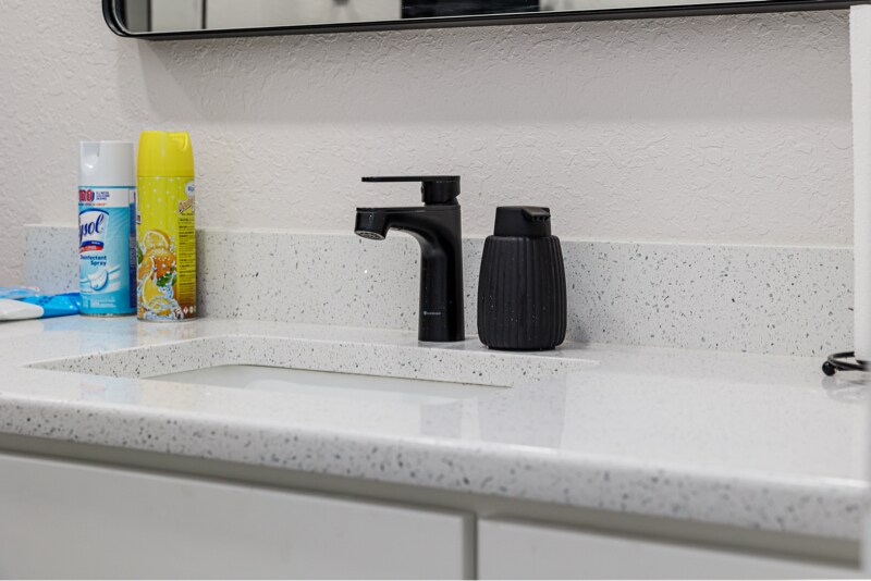 Building Photo - 550 Battle Ave