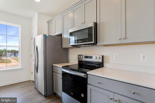 Building Photo - 241 Clifton Mnr