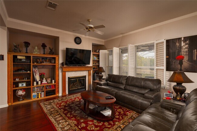 Building Photo - 107 Yaupon Ln