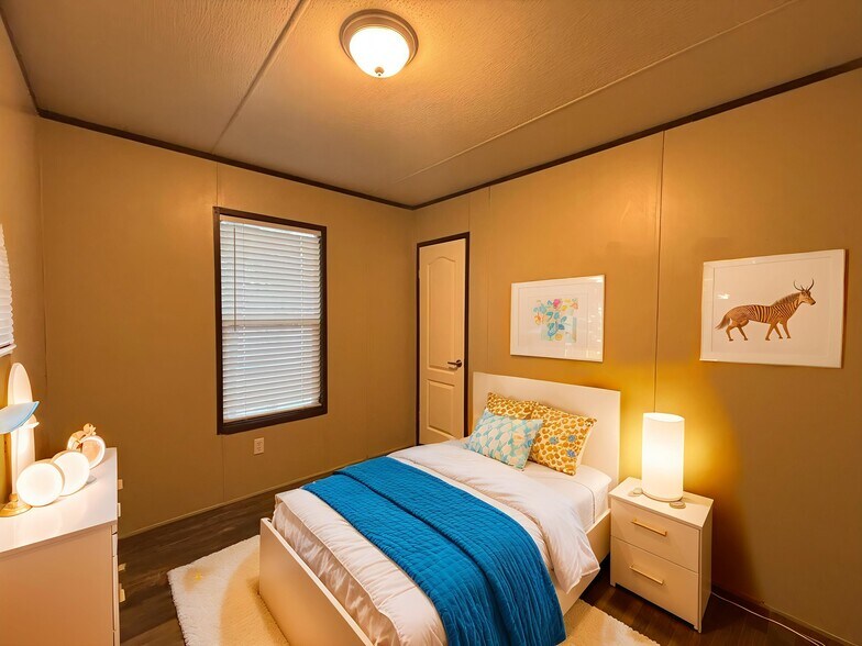 Building Photo - 1612 N 6th St