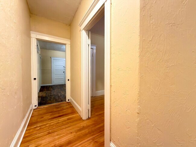 Building Photo - 90 Vernon St