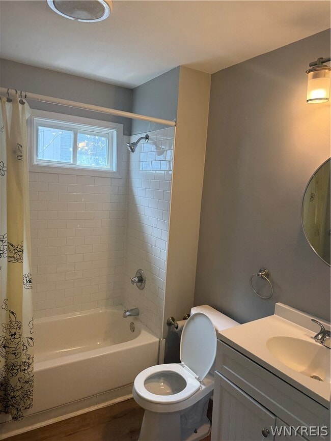 Building Photo - 238 Oxford Ave