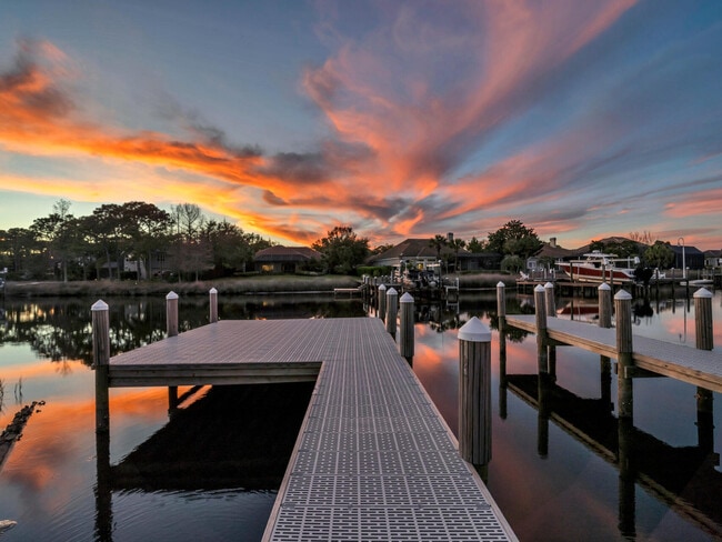 Building Photo - 330 Kelly Plantation Dr