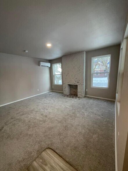 Building Photo - 1902 W 10th Ave