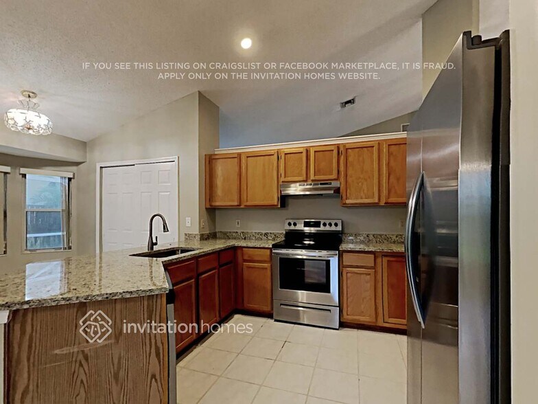 Building Photo - 12841 Meadowbreeze Dr