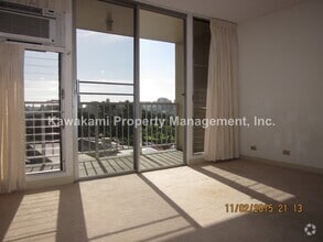 Building Photo - Clean, Light, Convenient Location, 6th Flo...