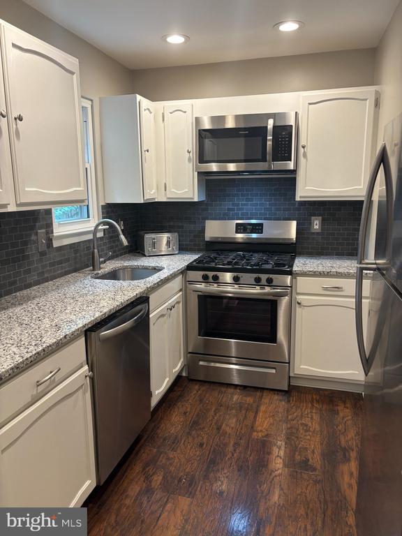 Building Photo - 1318 Alderton Ln