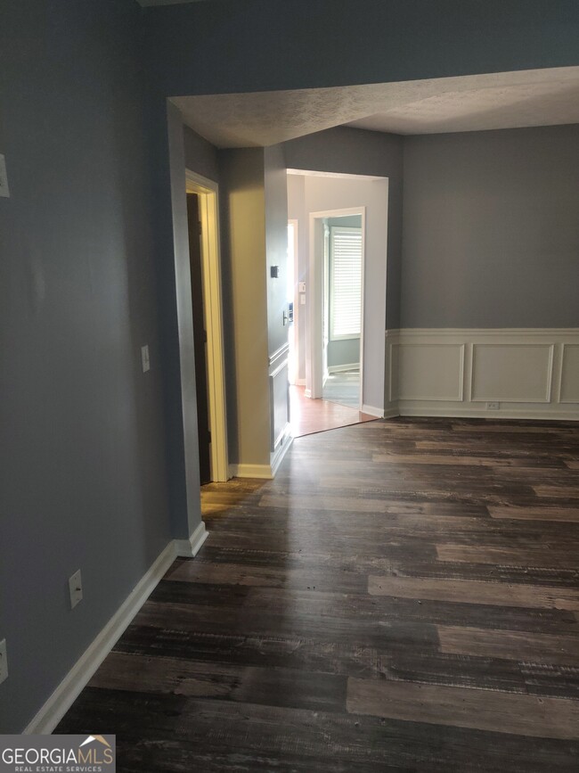Building Photo - 2555 Flat Shoals Rd