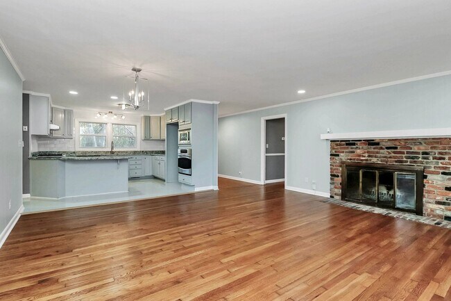 Building Photo - Beautiful Three Bedroom Home in Westerwood Subdivision!