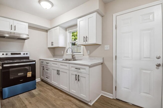 Building Photo - 407 Park Ave