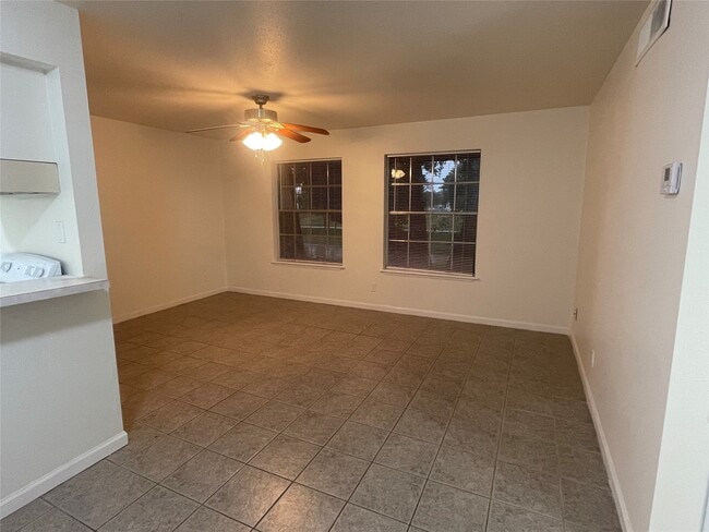 Building Photo - 5550 N Braeswood Blvd