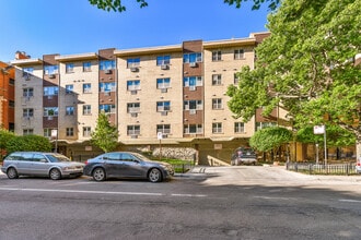 Building Photo - 420 W Aldine Ave