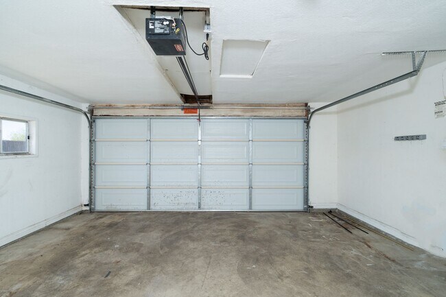 Building Photo - Beautiful & Spacious Home in Rowland Heights