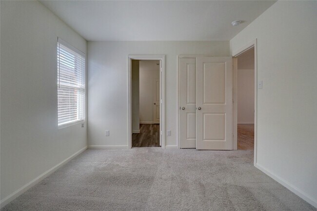 Building Photo - 613 Colgate Cir