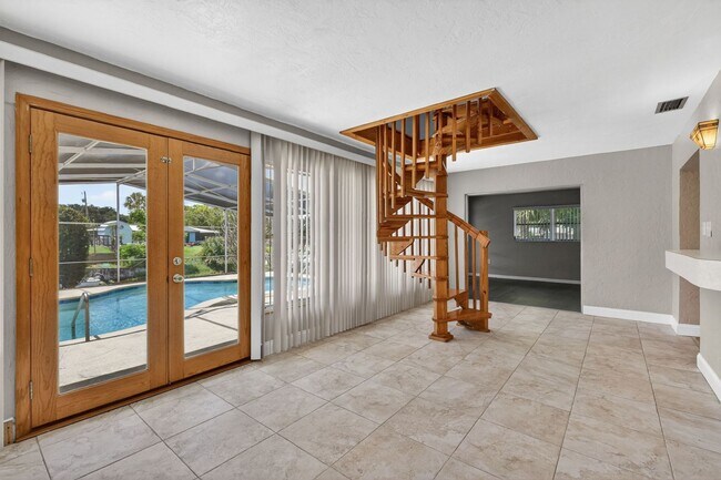 Building Photo - 1627 Canal Ct