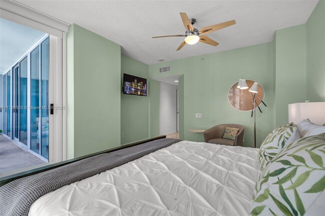 Building Photo - 1500 Ocean Dr