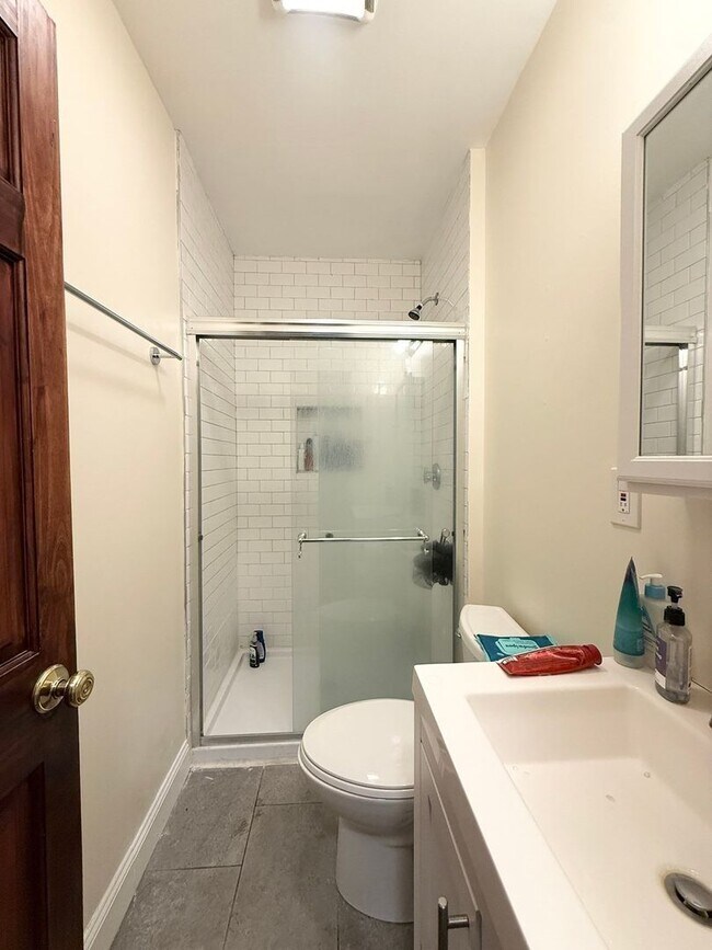 Building Photo - 146 Webster Ave